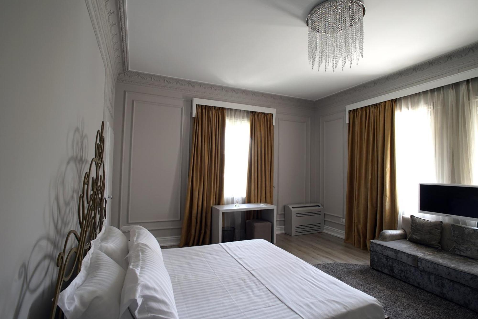 Padam Boutique 4* Tirana