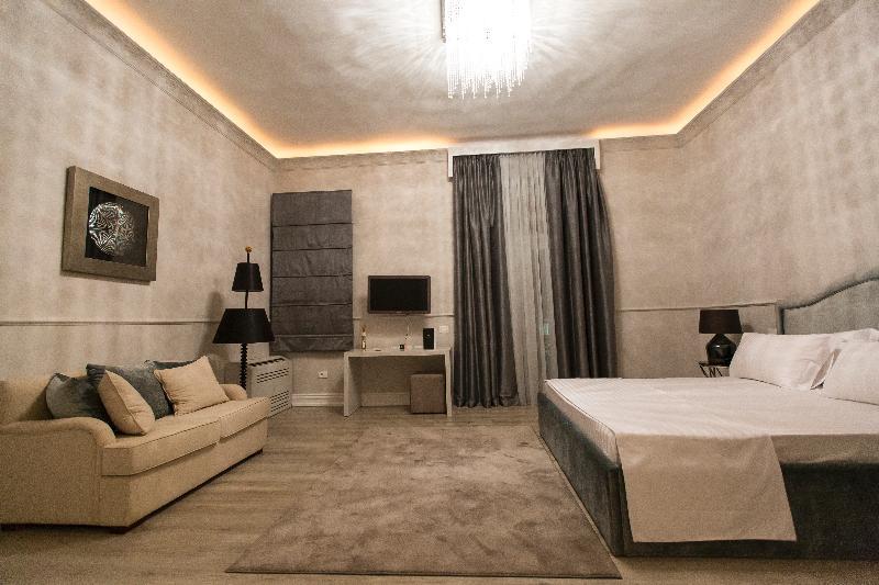 Padam Boutique 4* Tirana